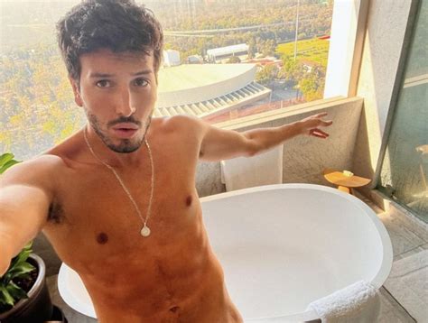 sebastian yatra desnudó|El desnudo frontal de Sebastián Yatra ('Érase una vez pero ya .